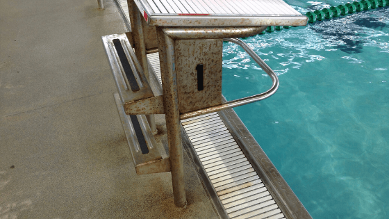 Onderhoud Roestvrij staal bij zwembaden