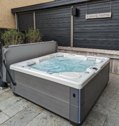 Hotspring spa highlife envoy te leiderdorp