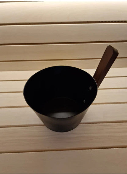 Sauna Opgietemmer zwart metaal met houten greep