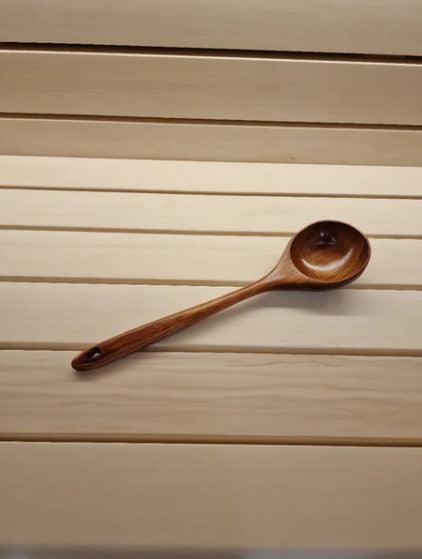 Sauna opgietlepel uit komu-hout