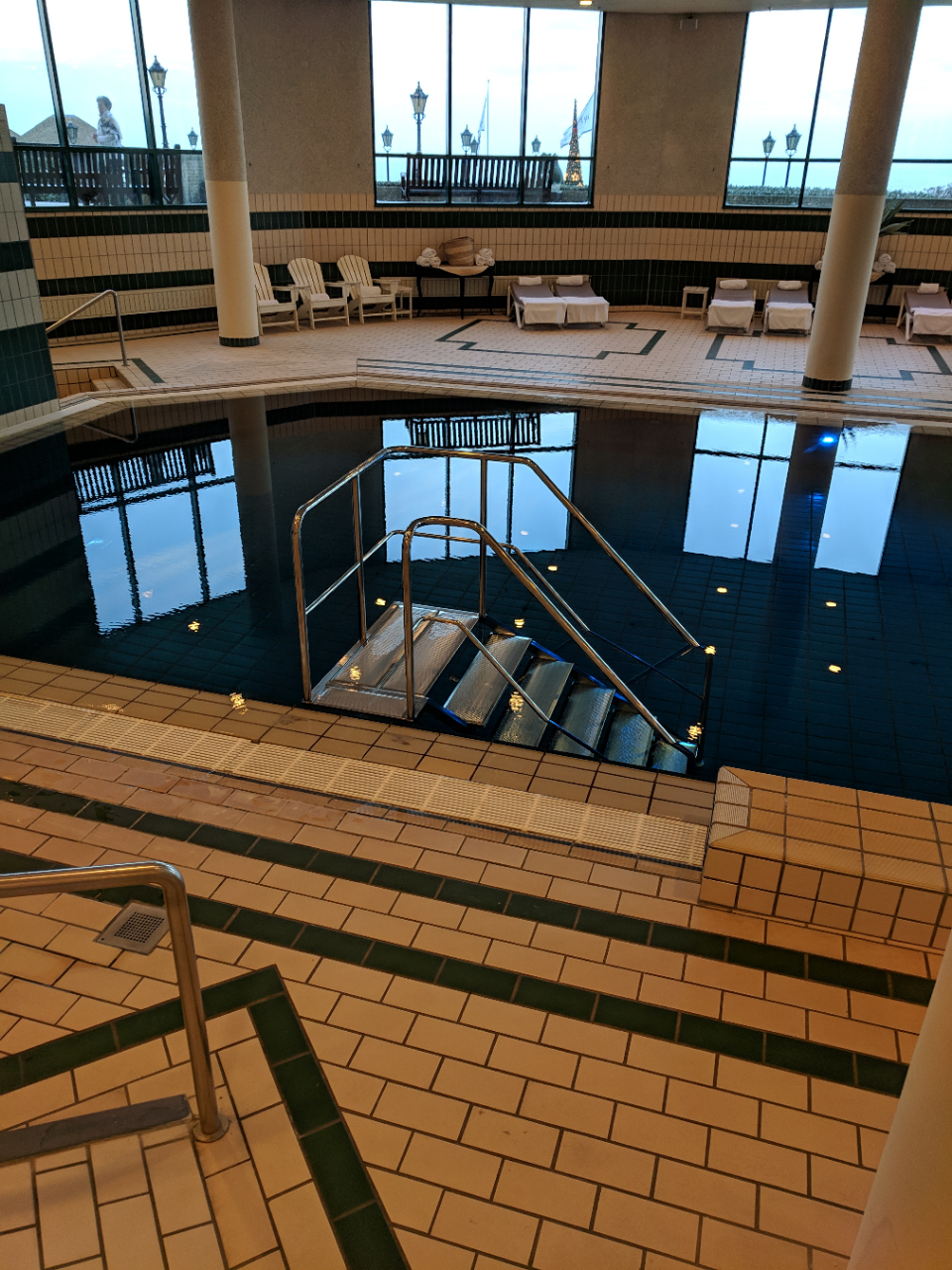Maatwerk zwembadtrap tbv Huis Ter Duin Noordwijk