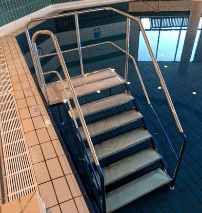 Maatwerk zwembadtrap tbv huis ter duin noordwijk