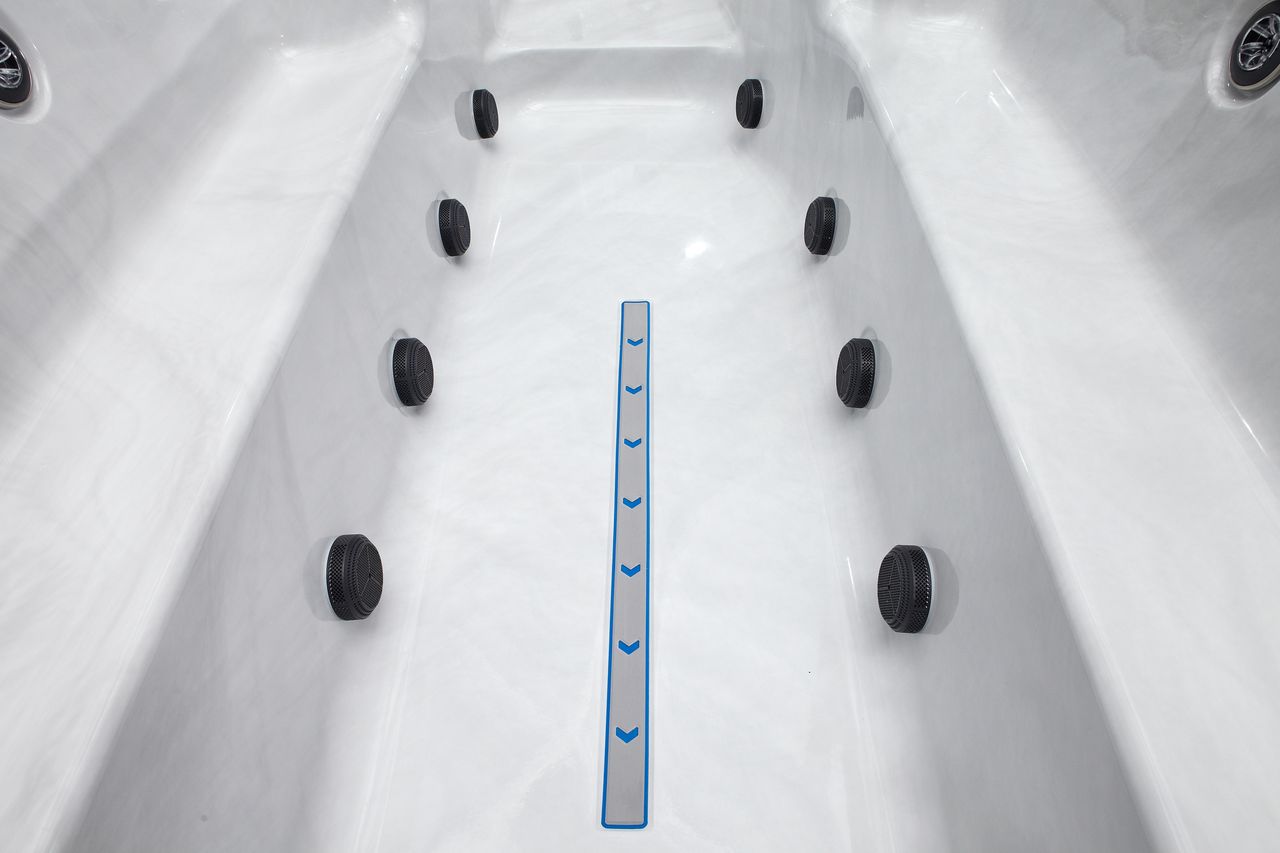 Platinum Swimspas Titan <br/> (38 jets / 1 lounge)