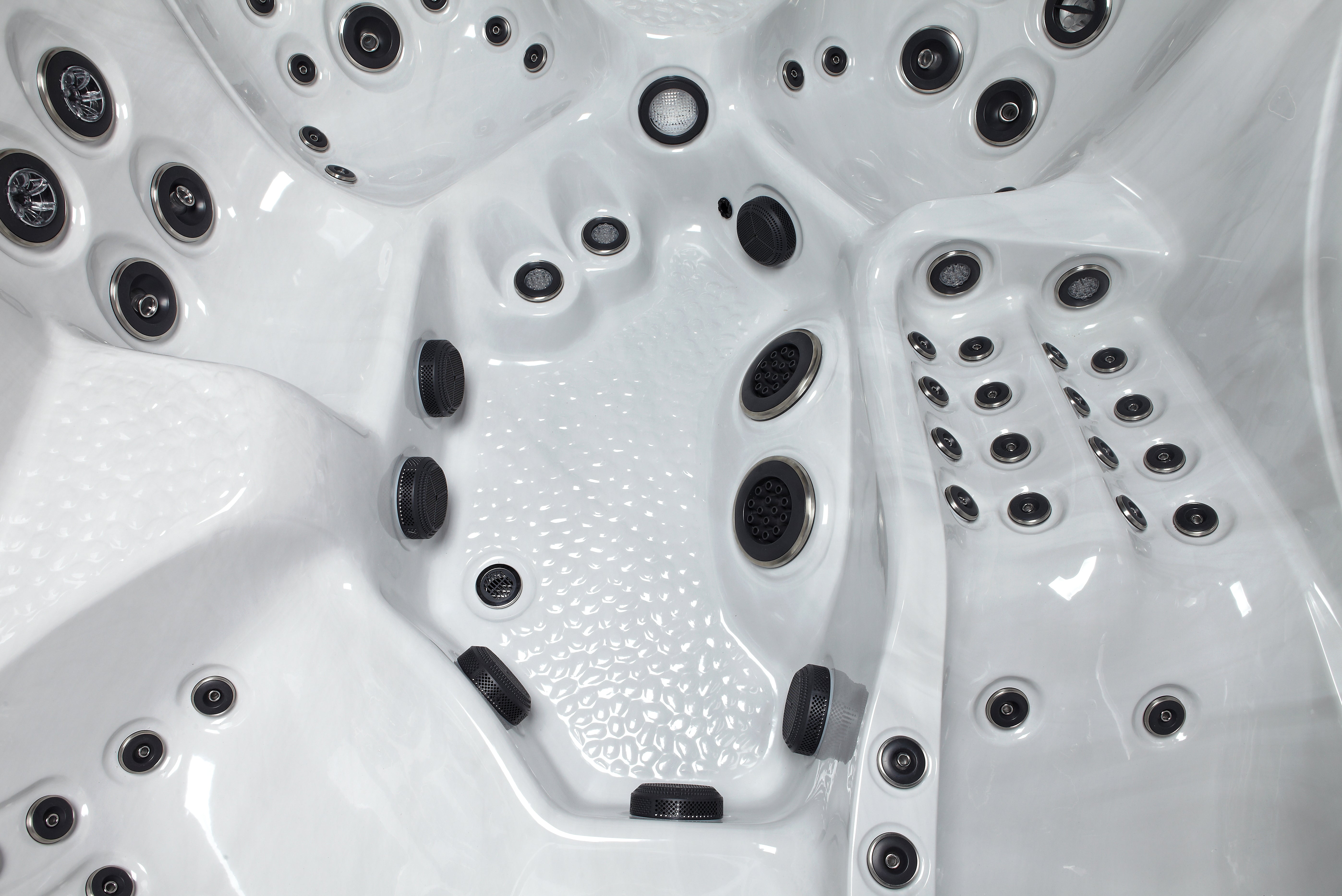 Platinum Spas Premium Maximus <br/> (99 jets / 1 lounge)