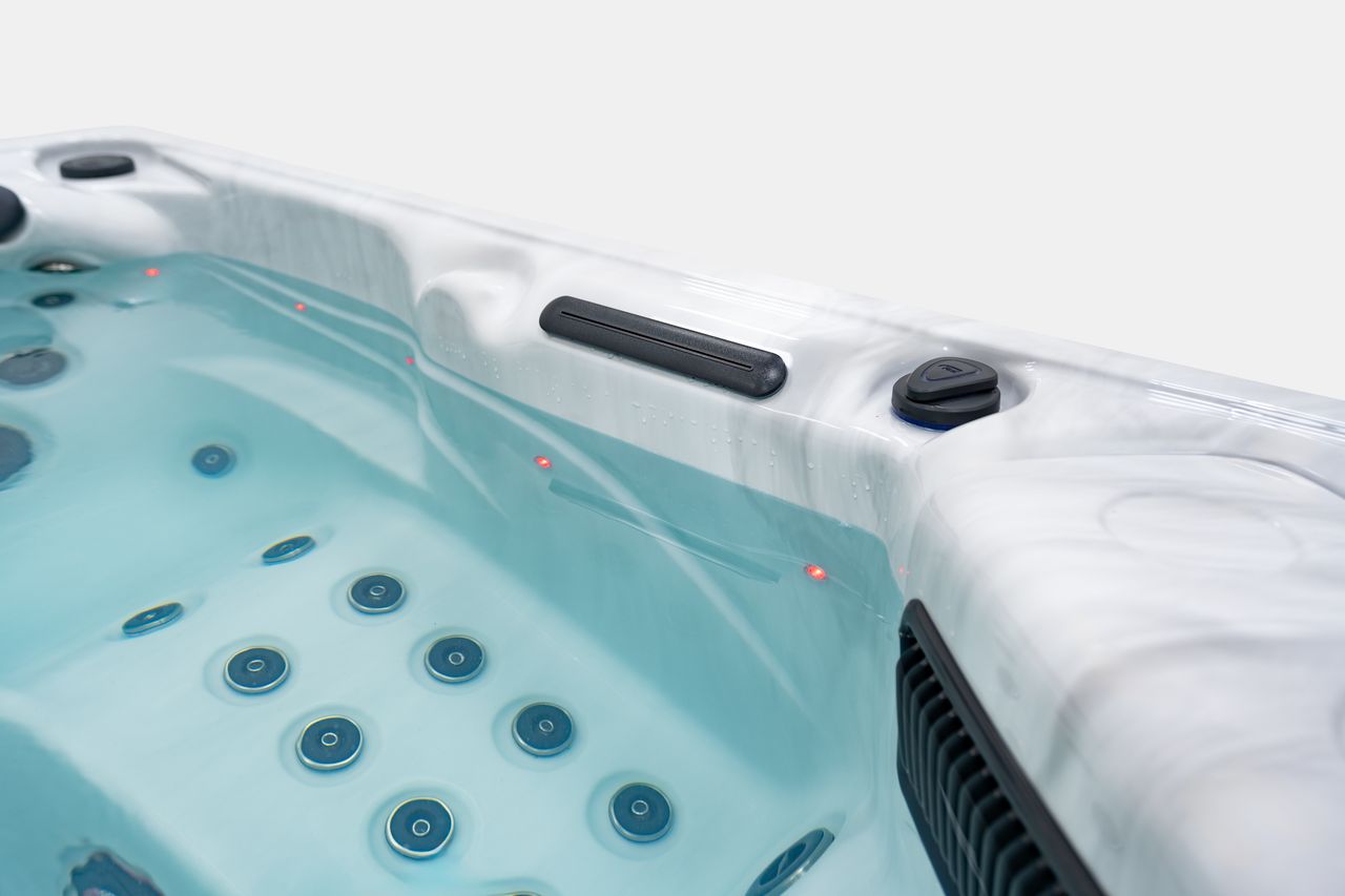 Platinum Spas Premium Topaz <br/> (64 jets / 2 lounge)