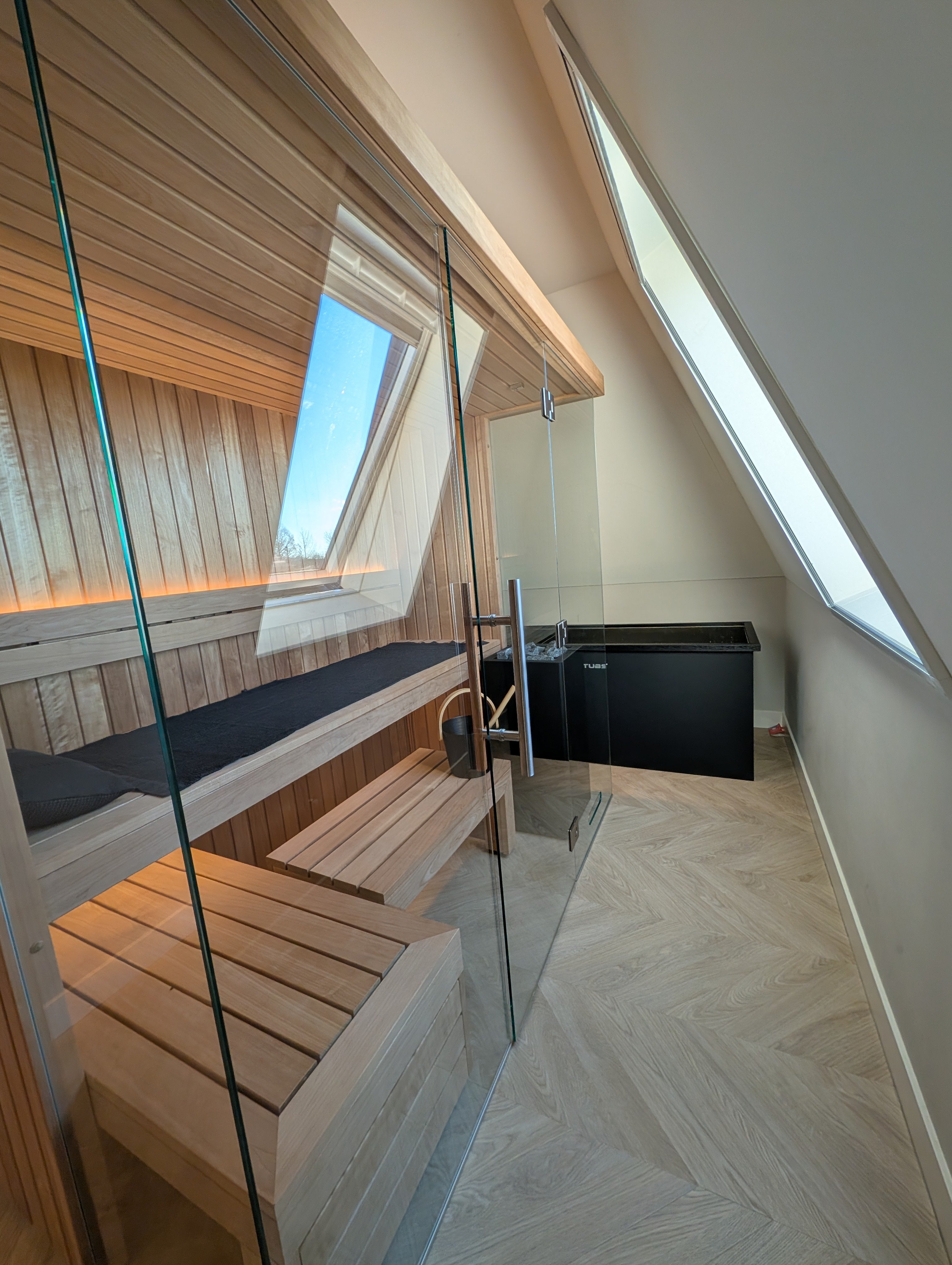 Auroom Maatwerk Sauna en Chill Tub te Utrecht