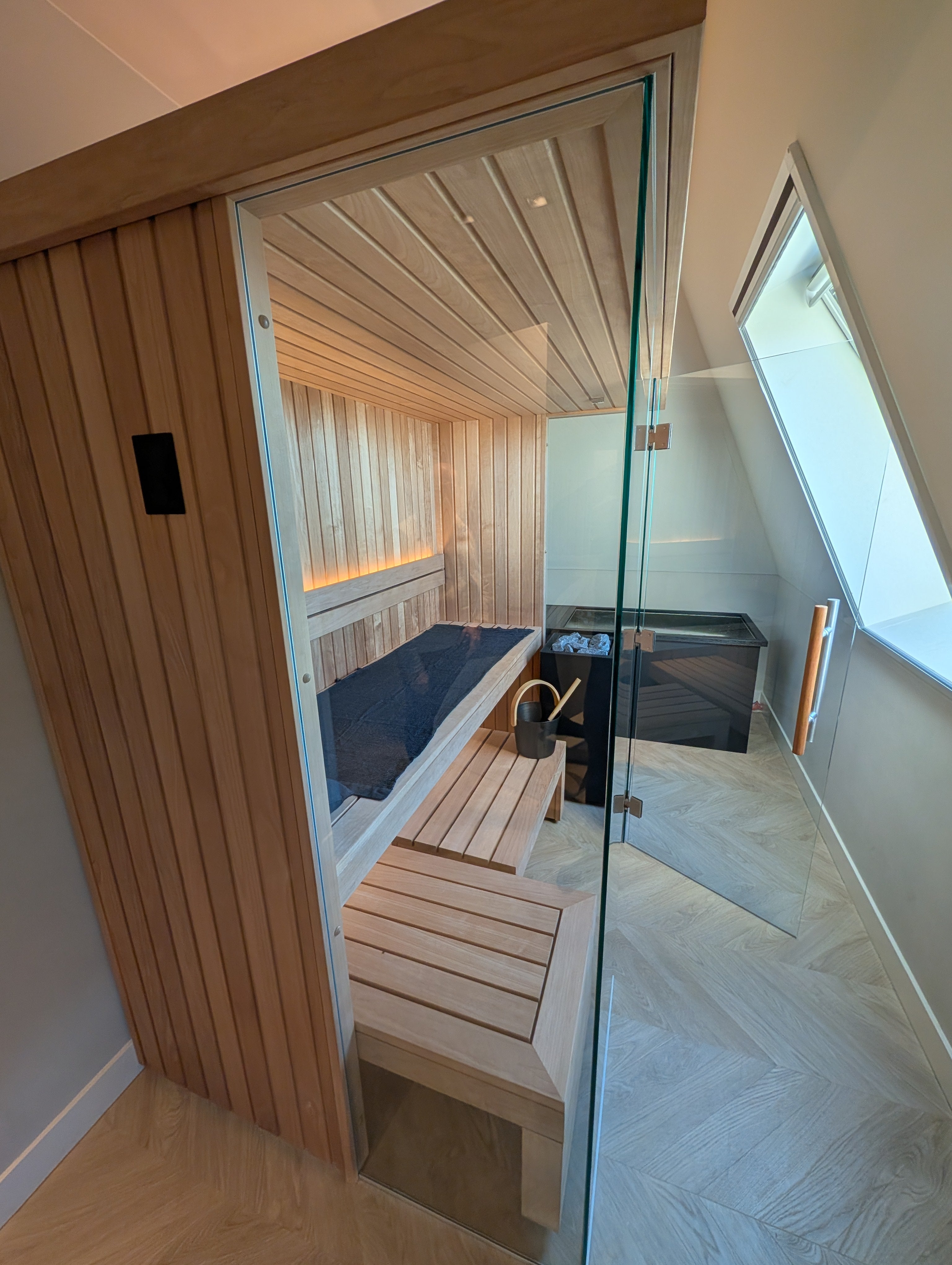 Auroom Maatwerk Sauna en Chill Tub te Utrecht
