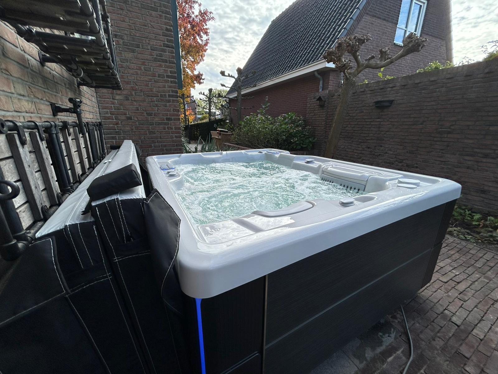 HotSpring Spa Highlife Jetsetter LX te Bunschoten Spakenburg