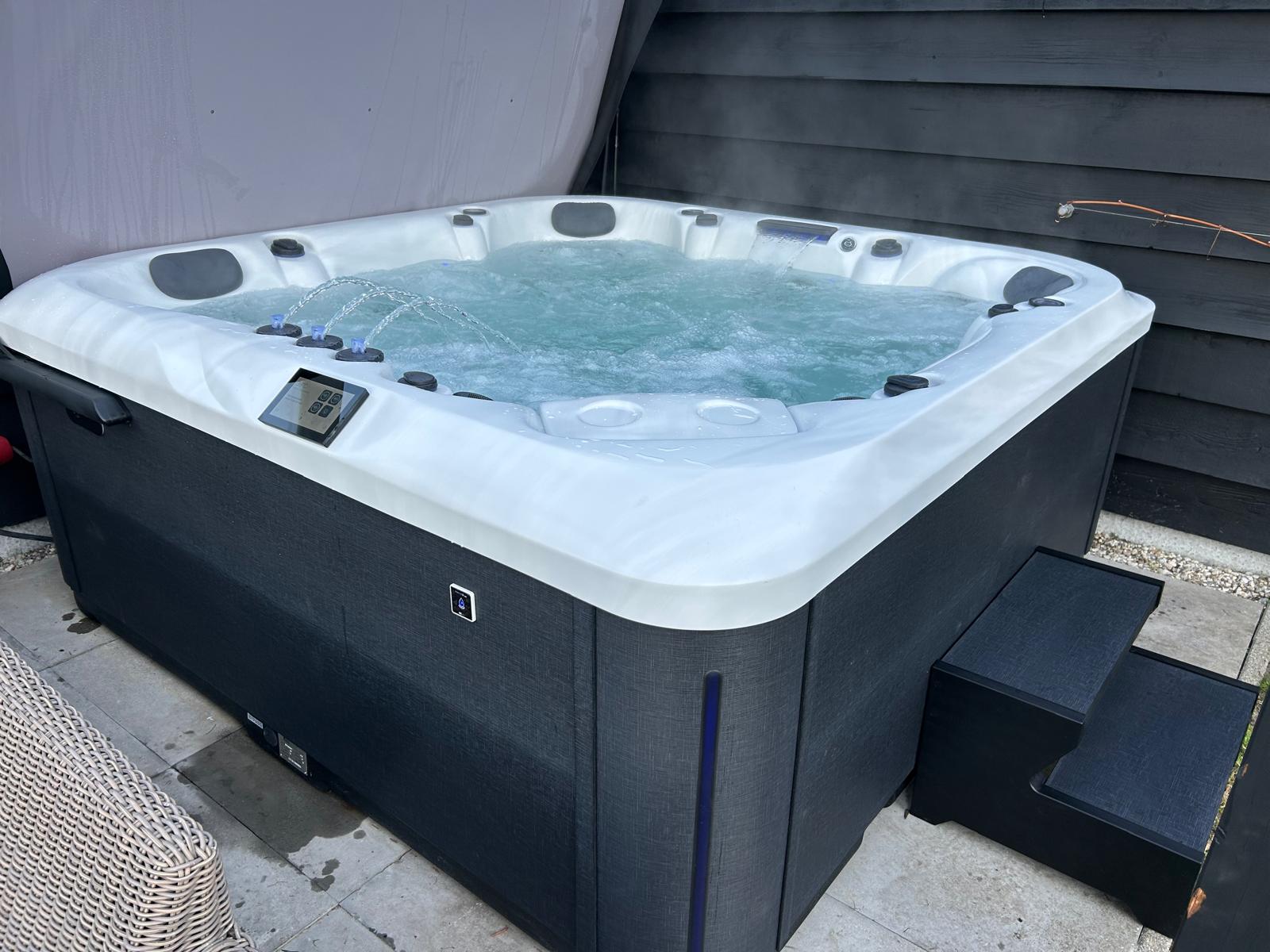 Platinum Spas Luxury Portofino te Andijk