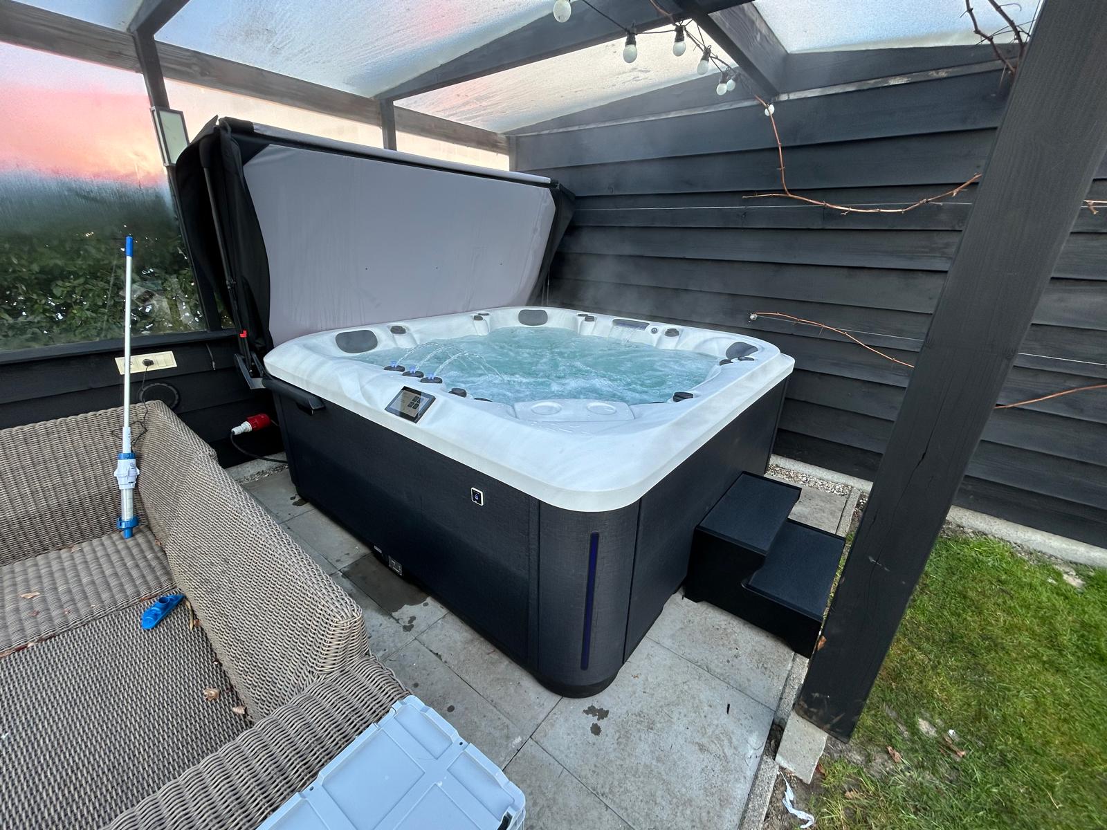 Platinum Spas Luxury Portofino te Andijk