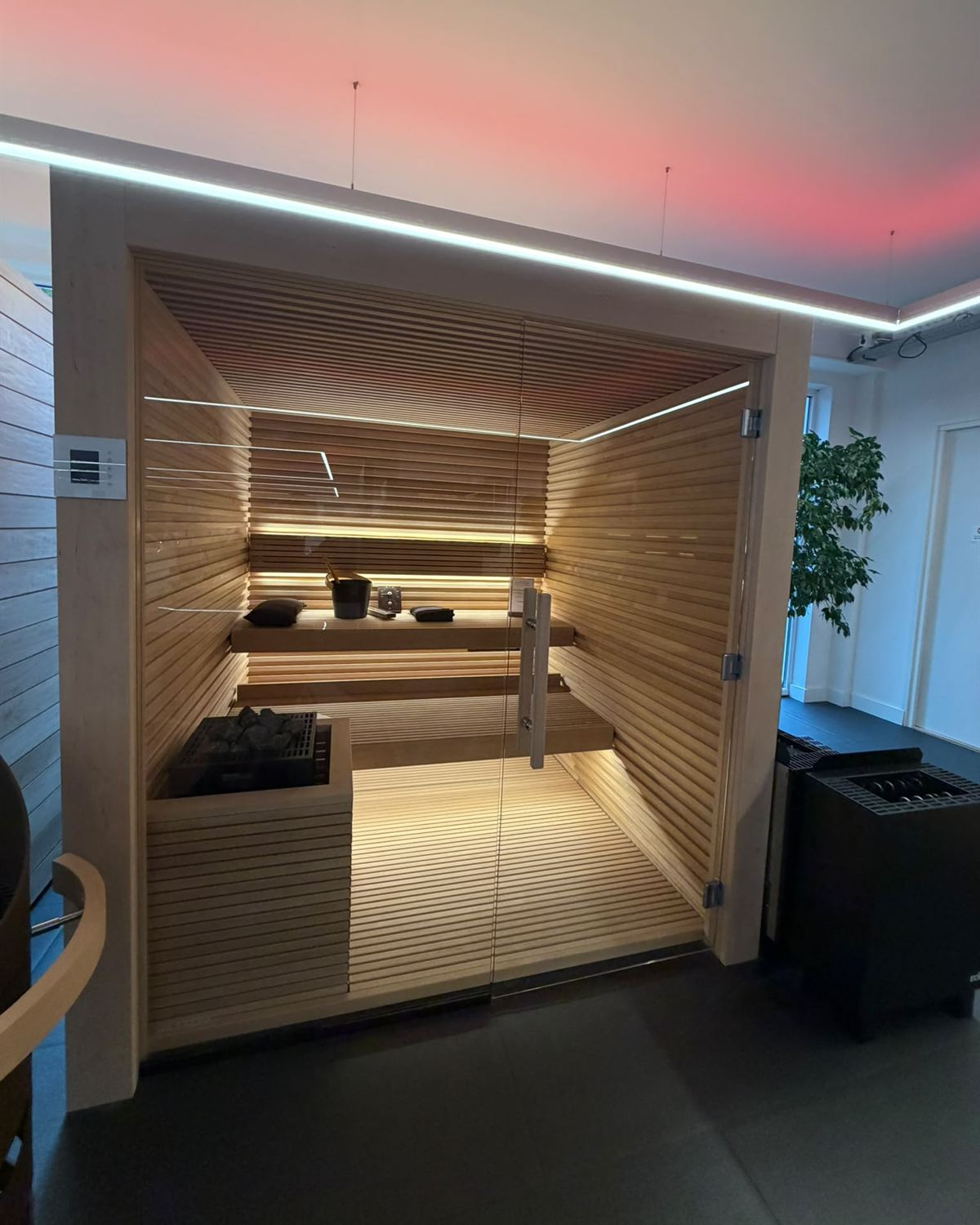 Auroom Nativa lamellen sauna in de showroom in Leiderdorp