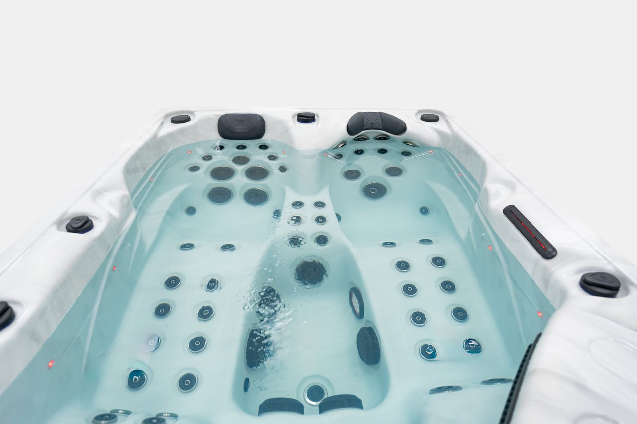 Platinum Spas Premium Topaz <br/> (64 jets / 2 lounge)