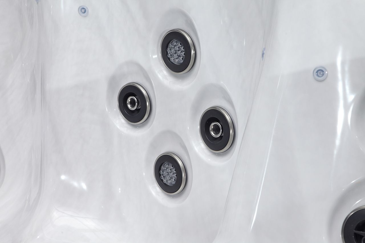Platinum Swimspas Titan <br/> (38 jets / 1 lounge)