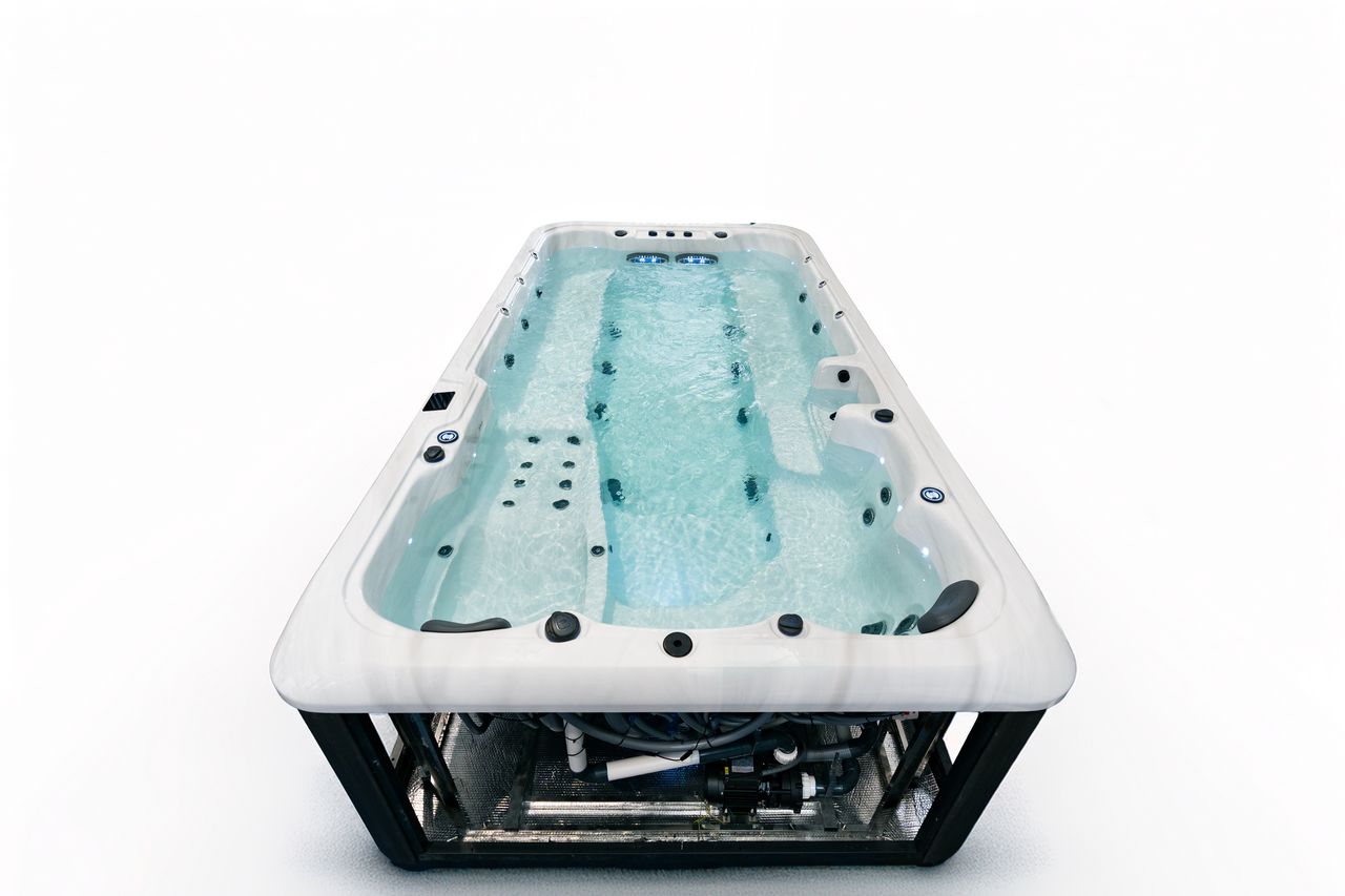 Platinum Swimspas Titan <br/> (38 jets / 1 lounge)